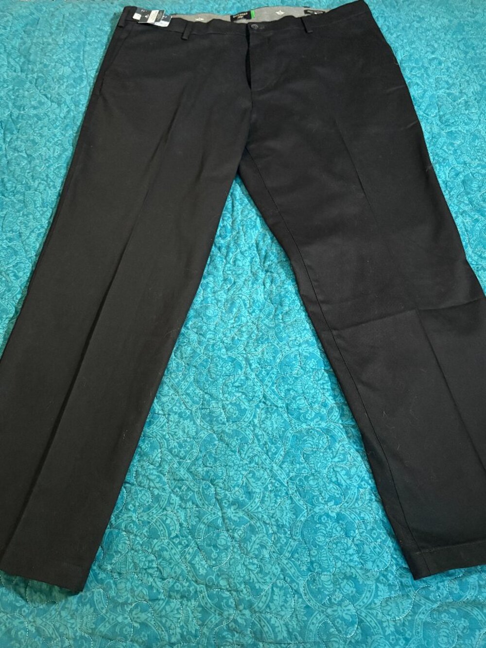 Dockers Classic Signature Khaki Trousers Black Iron-free Fabric Size W42/L32.NWT